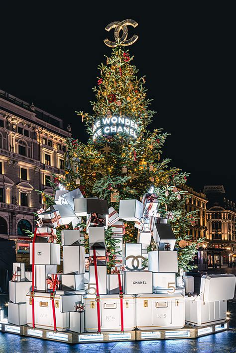 chanel red christmas tree